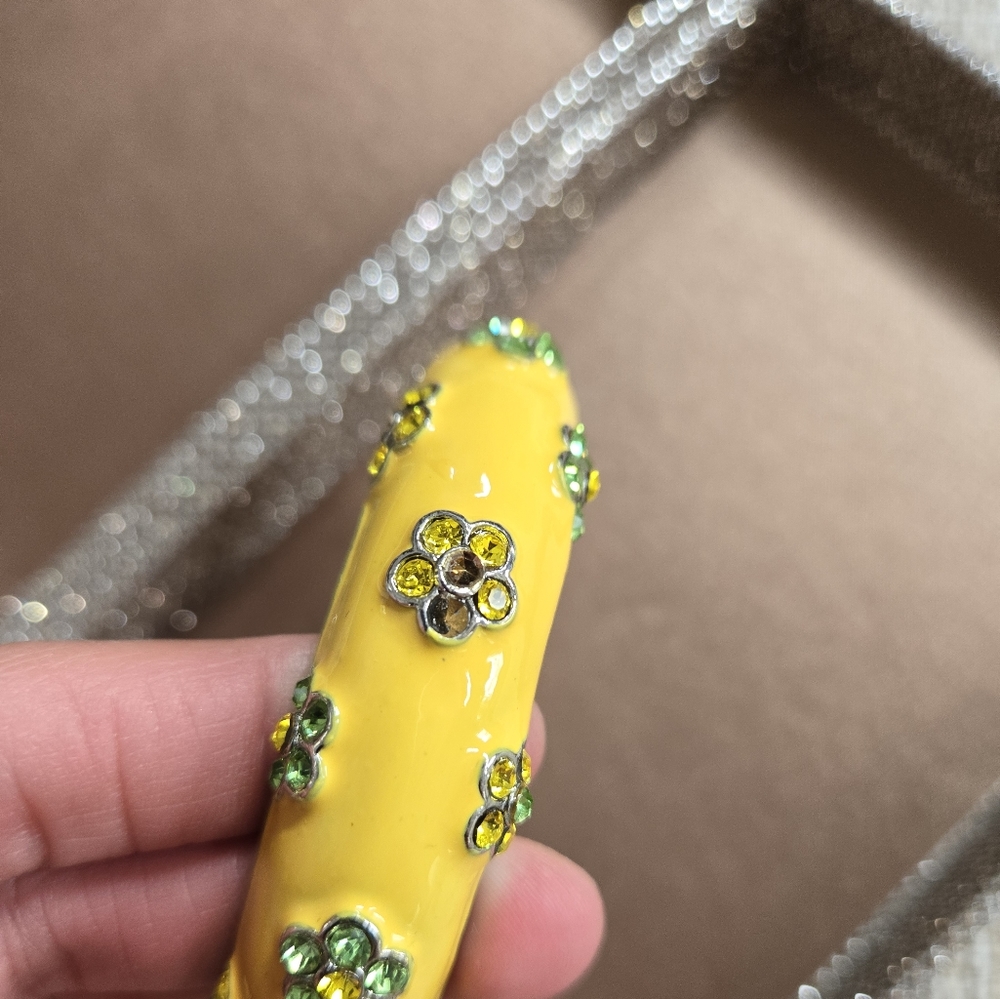 Enamel Hinge Floral Bracelet - Picture 8 of 8